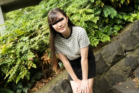 舌を出しピースでアヘ顔晒しちゃう百戦錬磨の娘 反町智美